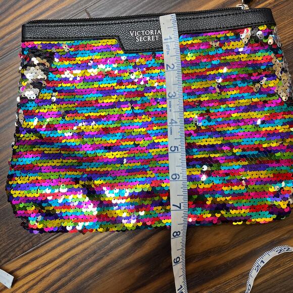 NWOT Victoria’s Secret Insulated Tote Bag & Sequence Make-Up Bag - Picture 16 of 16